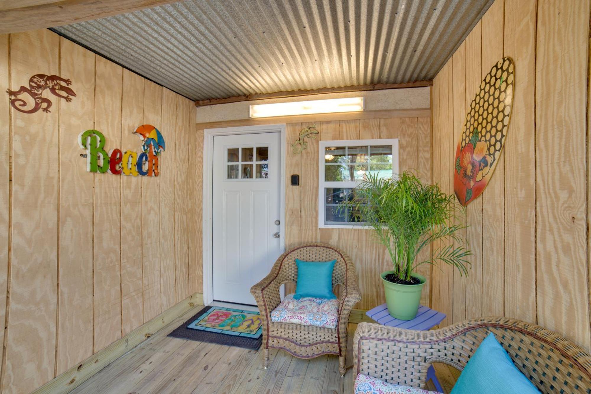 Ocean Isle Beach Studio With Patio - 1 Mi To Pier! Экстерьер фото