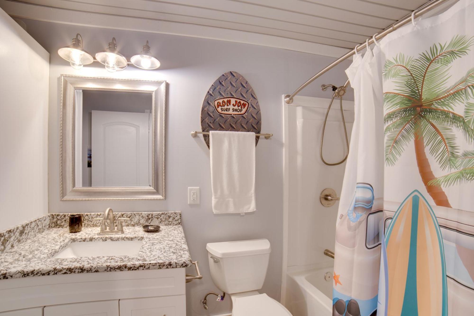 Ocean Isle Beach Studio With Patio - 1 Mi To Pier! Экстерьер фото
