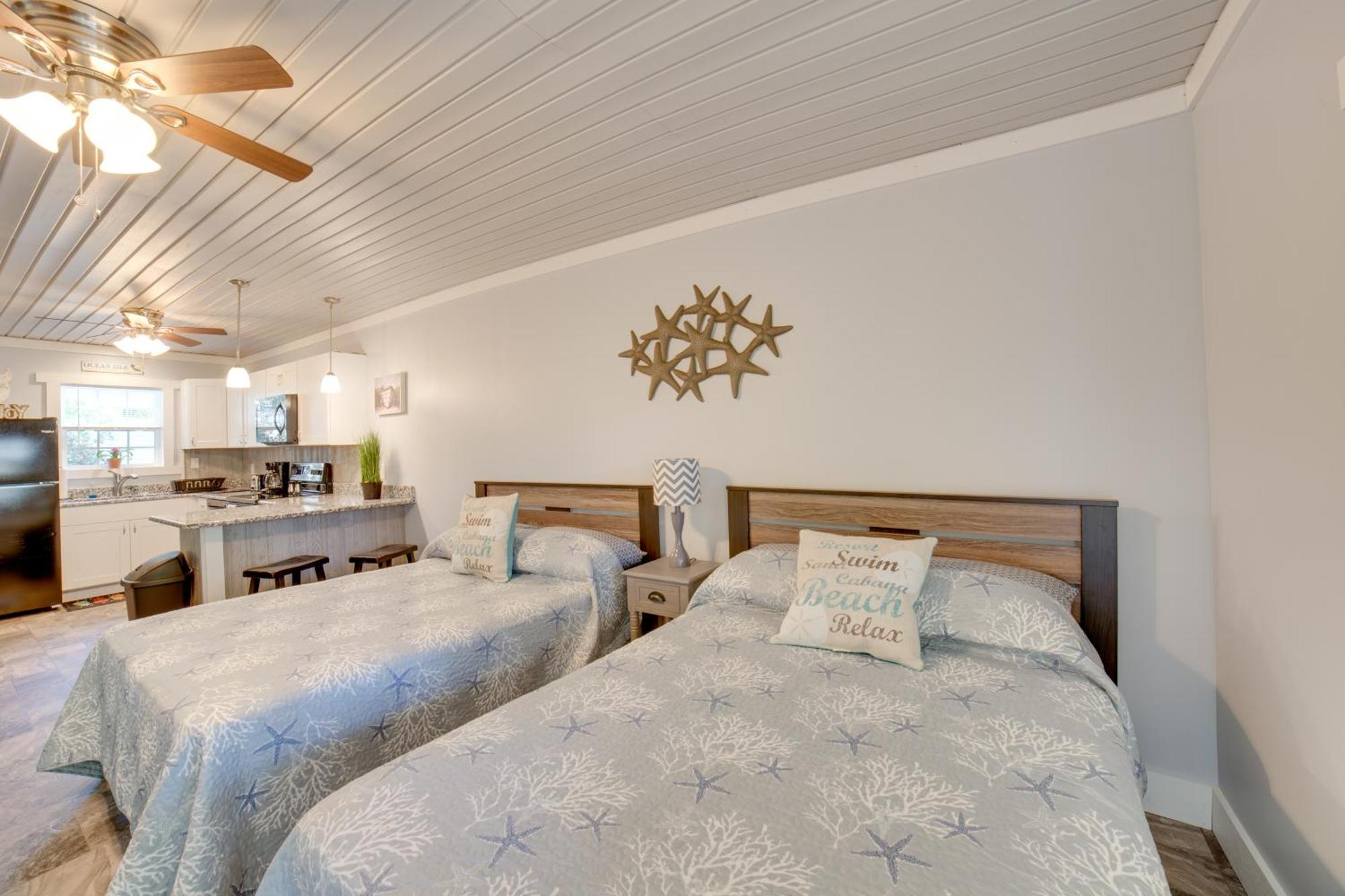 Ocean Isle Beach Studio With Patio - 1 Mi To Pier! Экстерьер фото